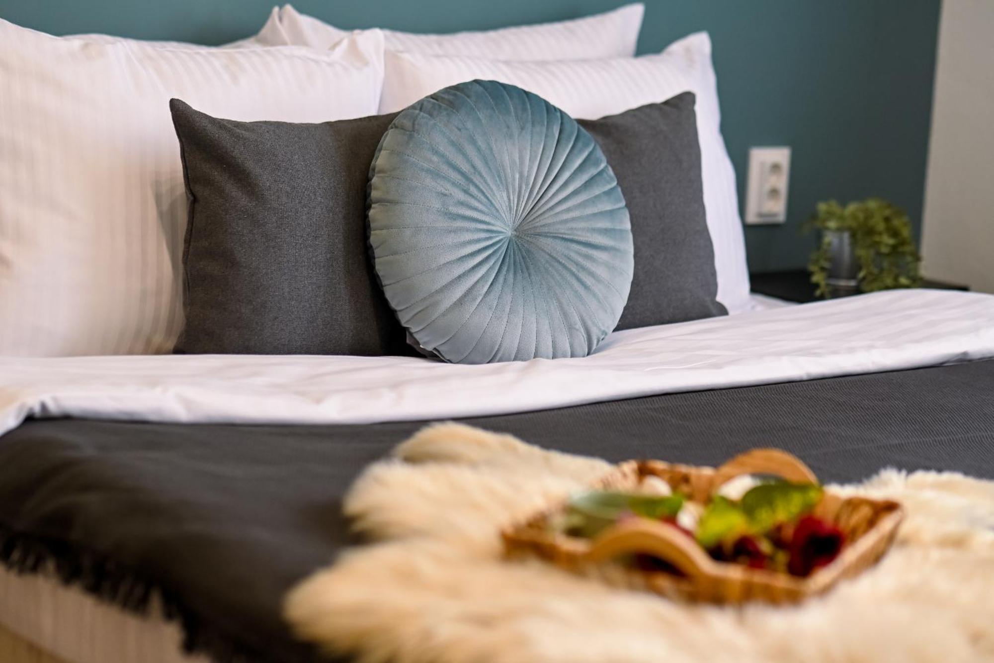 Old Town Charm - Modern & Comfortable Accommodation In The Heart Of The City Bucureşti Eksteriør bilde